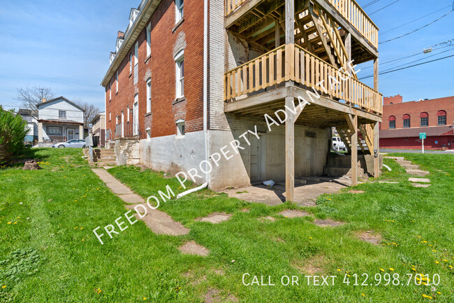 Building Photo - 10 Iron St