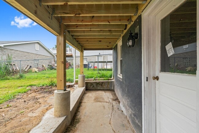 Building Photo - Newly renovated 2 bedroom home in Scott To...