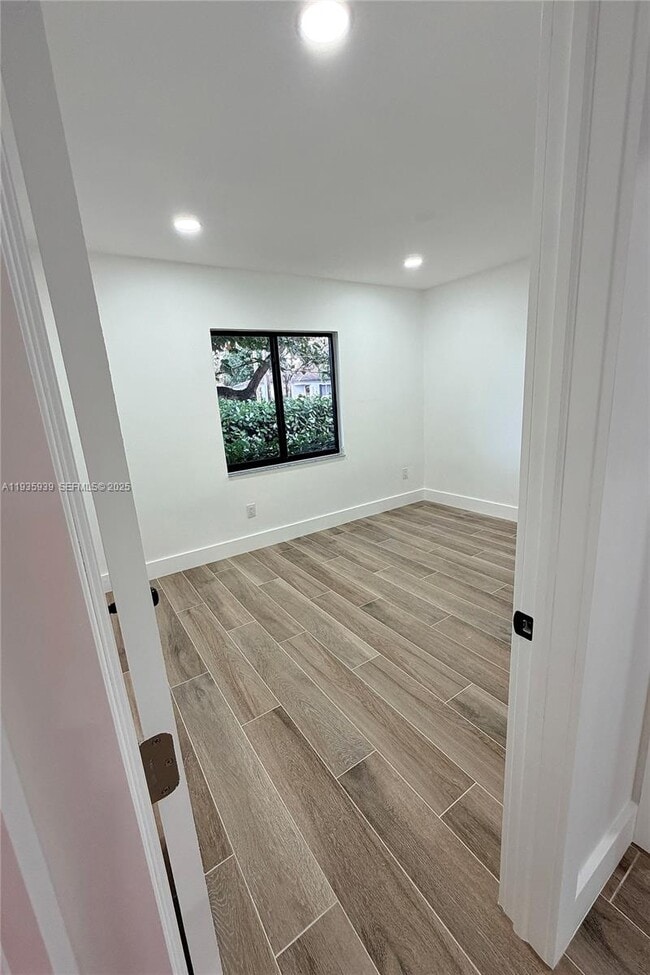 Building Photo - 1526 SW 65th Ave