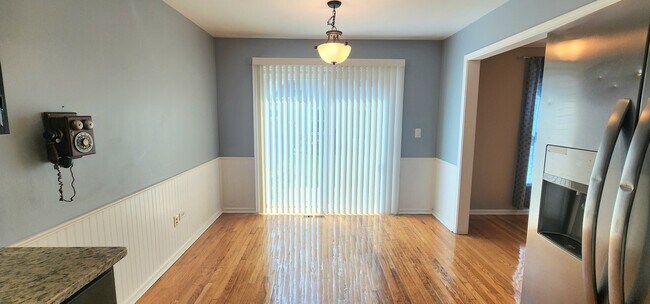 Building Photo - 2155 Abbeywood Ct