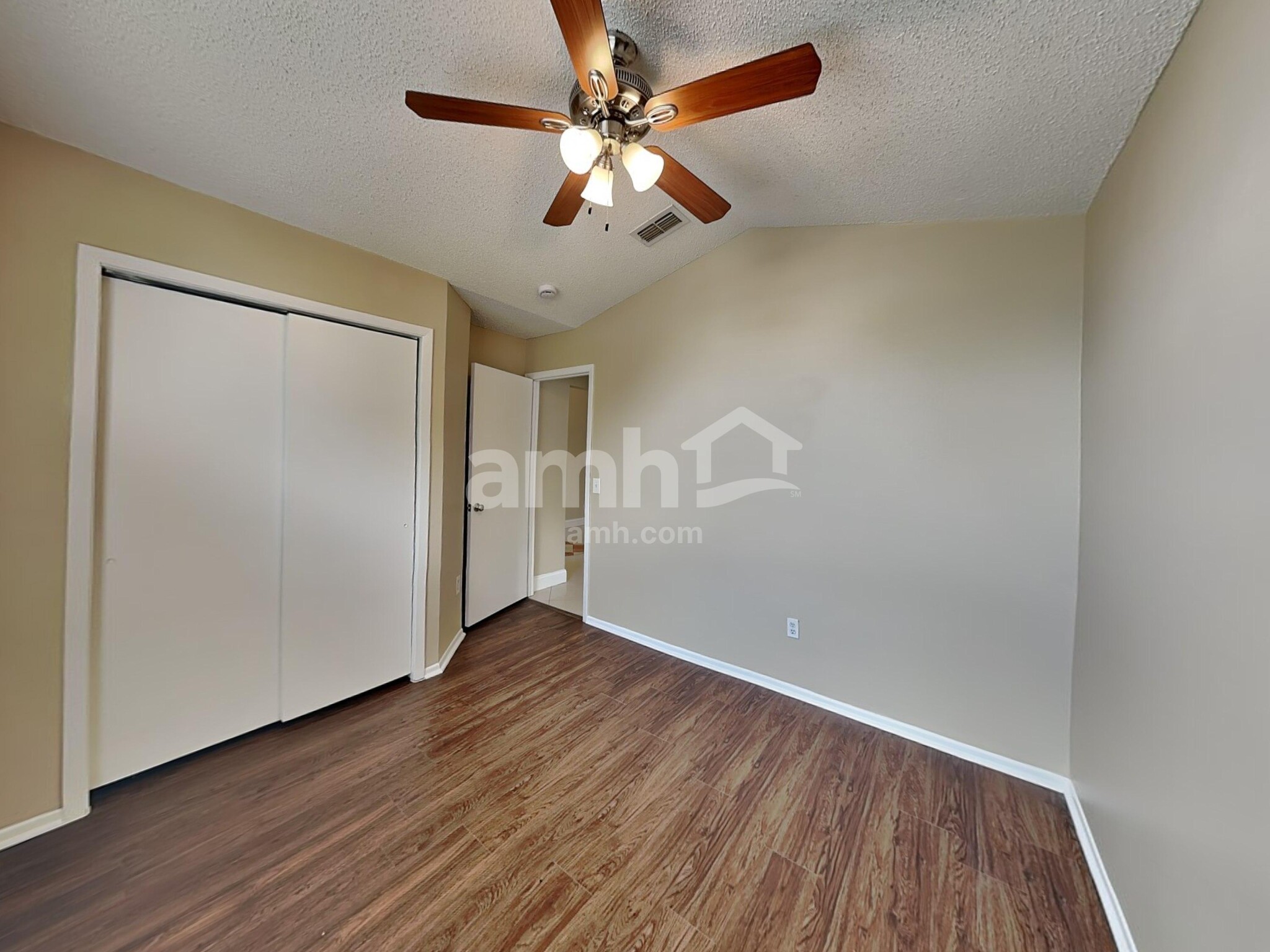 Building Photo - 1401 Crawford Dr