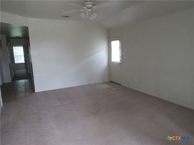 Building Photo - 1409 Cinch Dr
