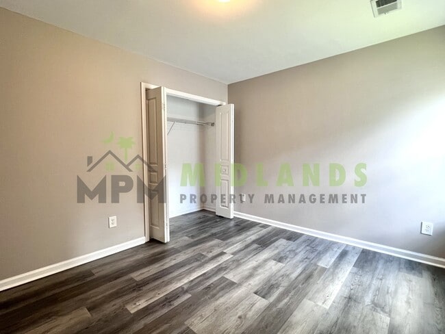 Building Photo - 464 Edenhall Dr