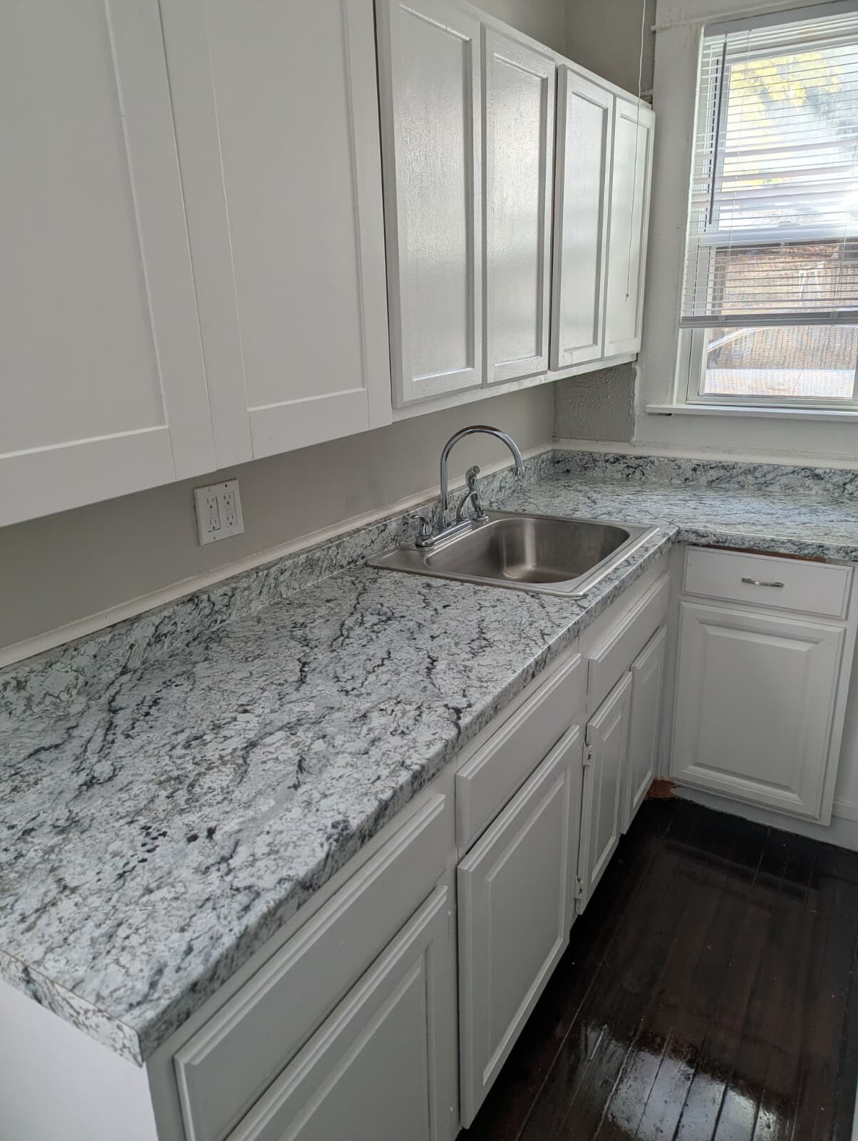 Building Photo - 1700 State St