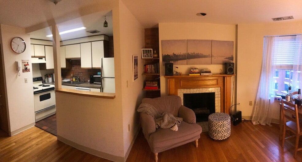 Building Photo - 95 Gainsborough St