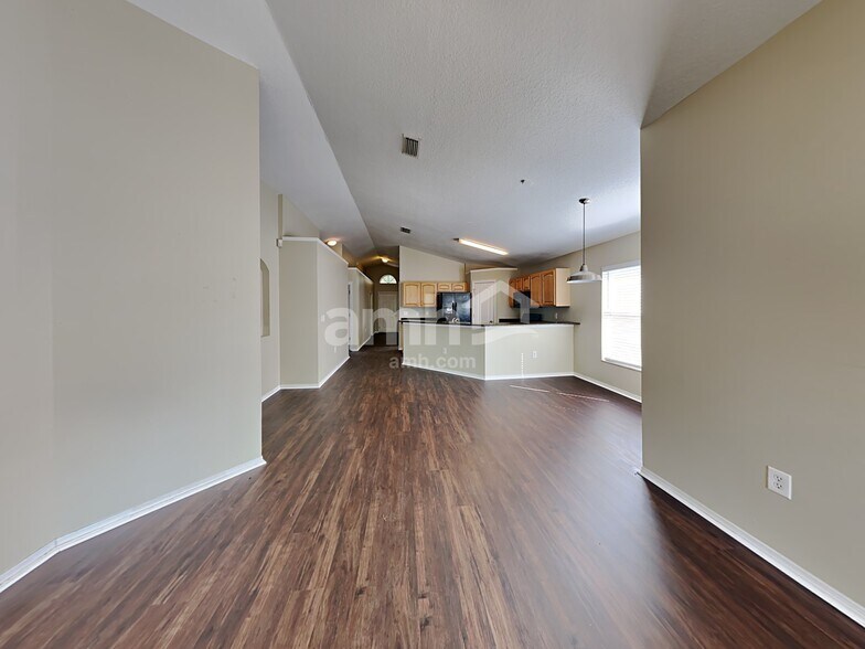 Building Photo - 5834 Tanagerlake Rd