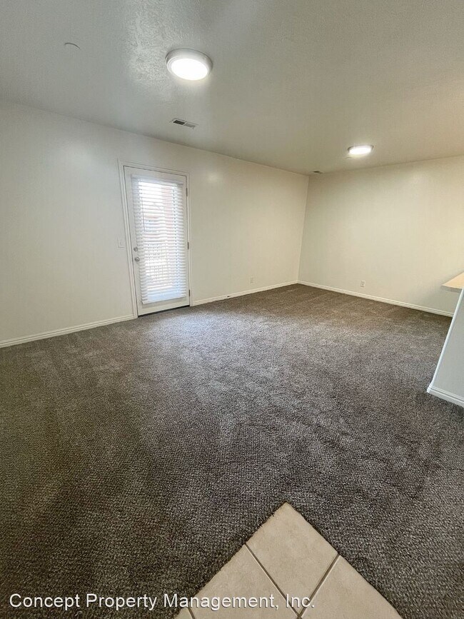 Building Photo - 2 br, 2 bath Apartment - 374 East 5450 Sou...