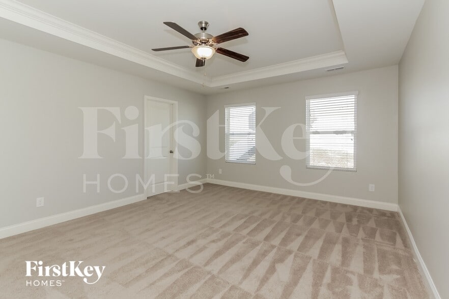 Building Photo - 9324 Sloan Forest Dr