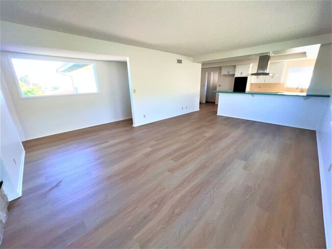 Building Photo - Lower South Shores SFR | 2Bed/2Bath | Swim...