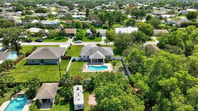 Building Photo - 1838 SE Genaro Terrace