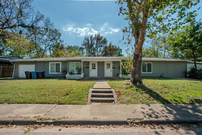 Building Photo - 125 Vandenburg Dr