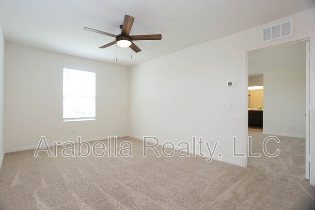 Building Photo - 5105 Hydra