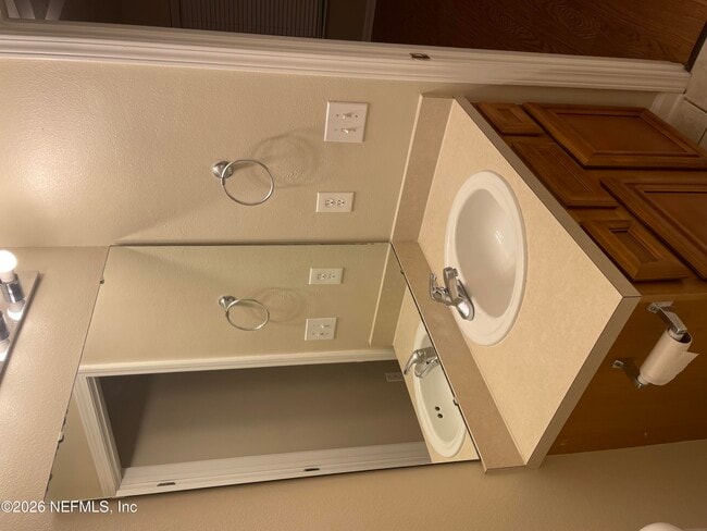 Building Photo - 6985 Ortega Woods Dr