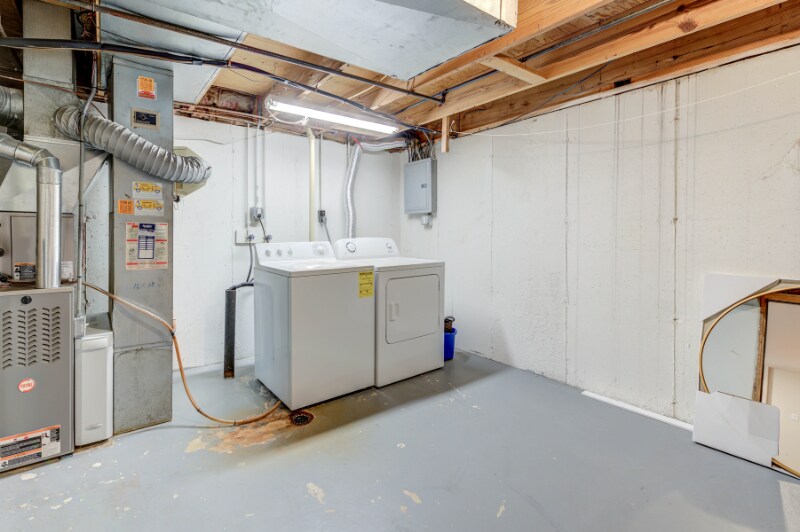 Building Photo - 10161 Squire Meadows Dr