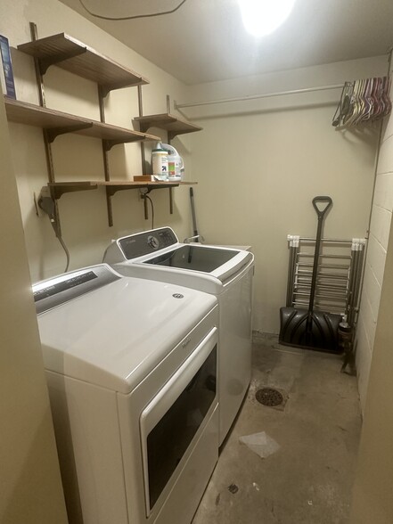 Laundry Room - 503 N Neville St