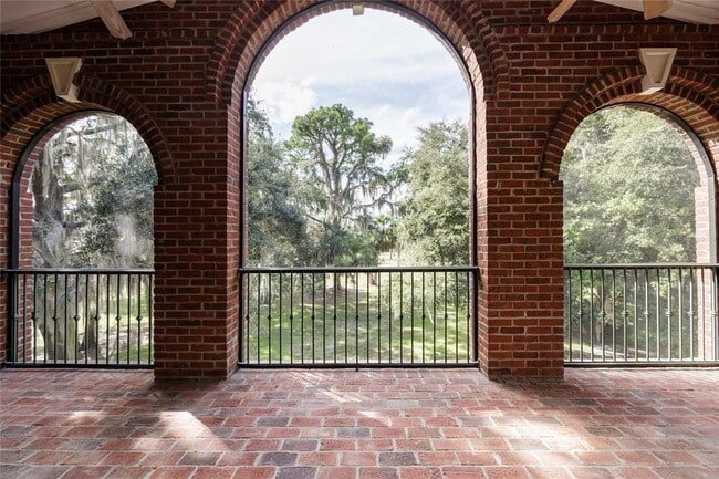 Building Photo - 7513 SW 35th Way