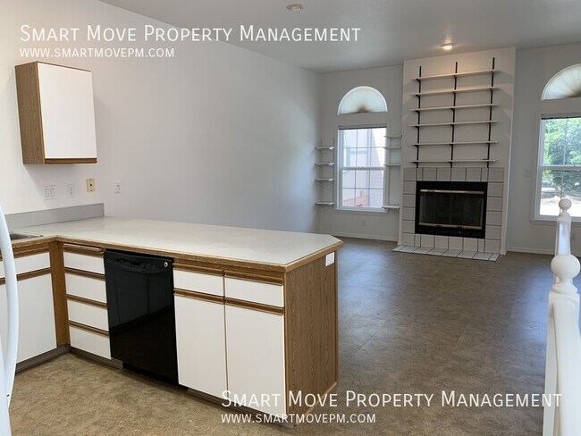 Building Photo - 222 Straughan-