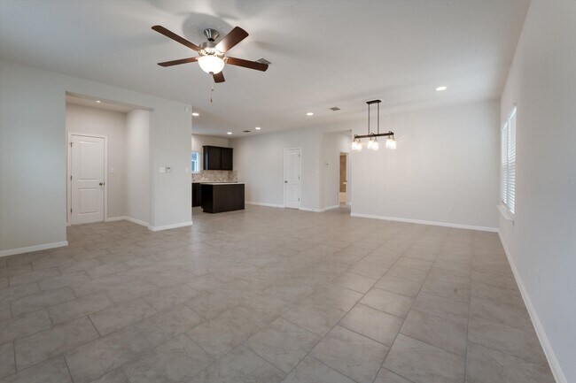 Building Photo - 235 Mossycup Dr
