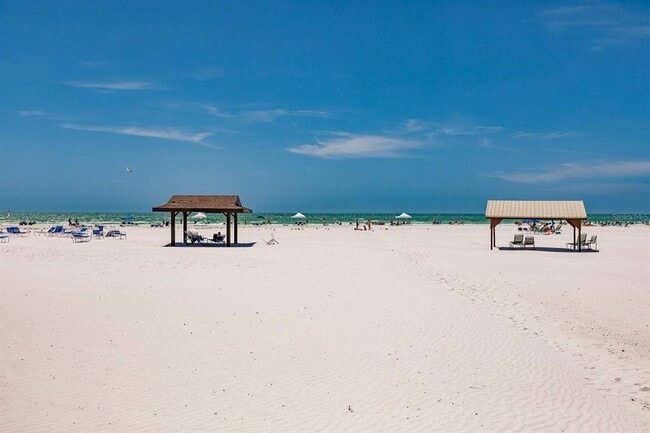 Building Photo - 6006 Midnight Pass Rd