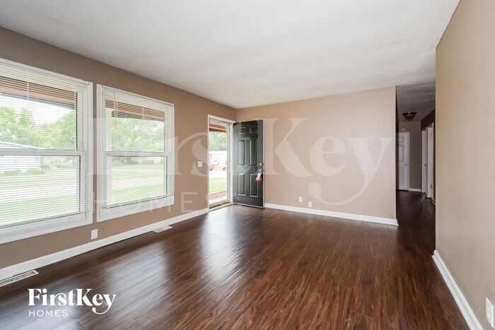 Building Photo - 620 Blackbird Dr