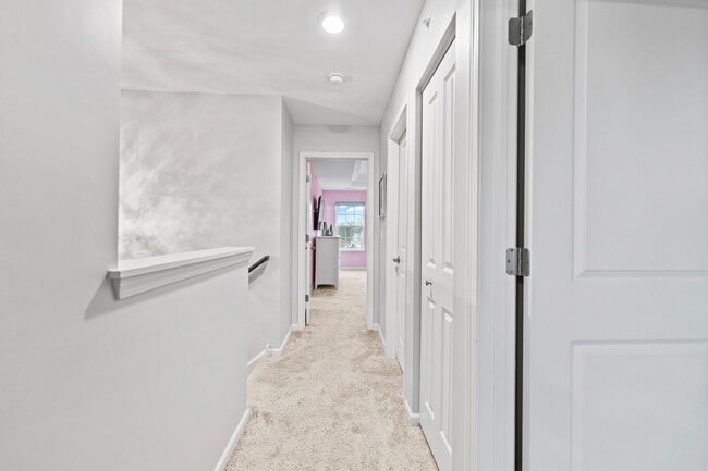 Building Photo - 1627 Sager Way