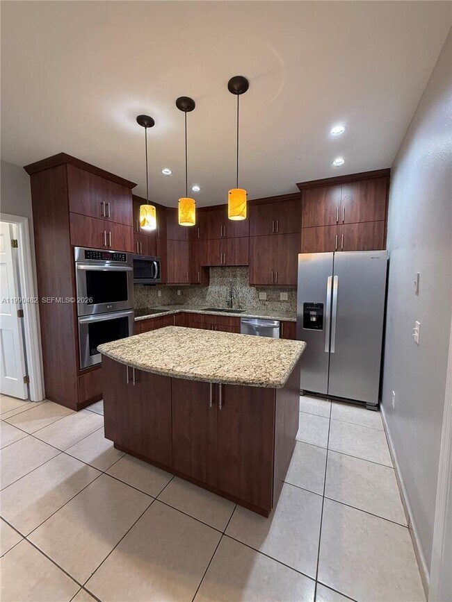 Building Photo - 7541 NW 176th Terrace