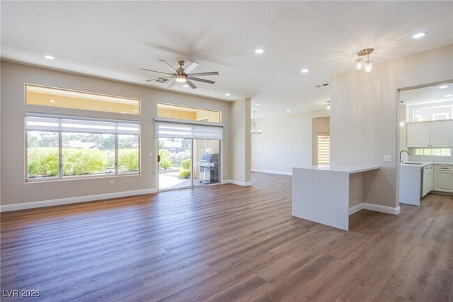 Building Photo - 2660 Crown Ridge Dr