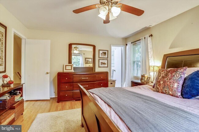 Building Photo - 1048 Dalebrook Dr