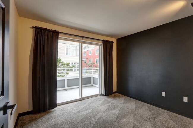 Building Photo - Charming 1 bedroom, 1 bathroom Queen Anne ...