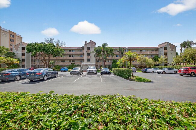 Building Photo - 14375 Strathmore Ln