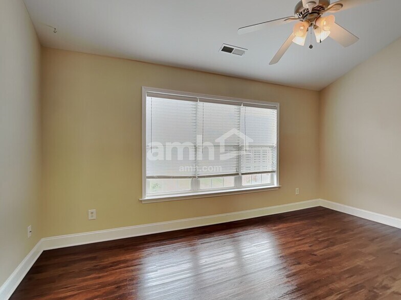 Building Photo - 1710 Springfield Village Ct