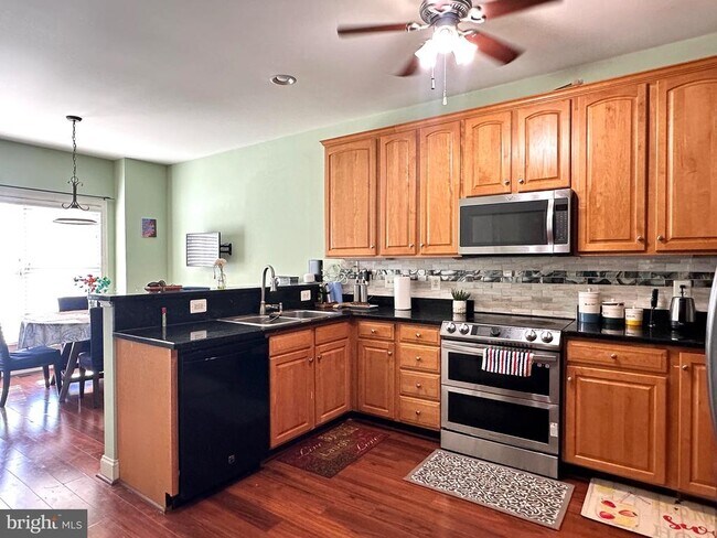 Building Photo - 25593 Creek Run Terrace