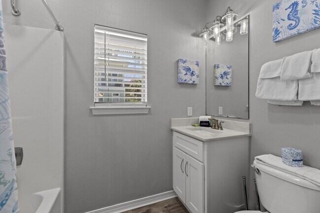 Building Photo - 2809 Scenic Hwy 98