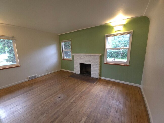 Building Photo - 1901 Baseline Rd