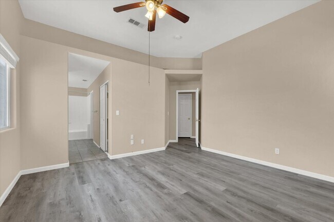 Building Photo - 4646 Spruce Oak Dr