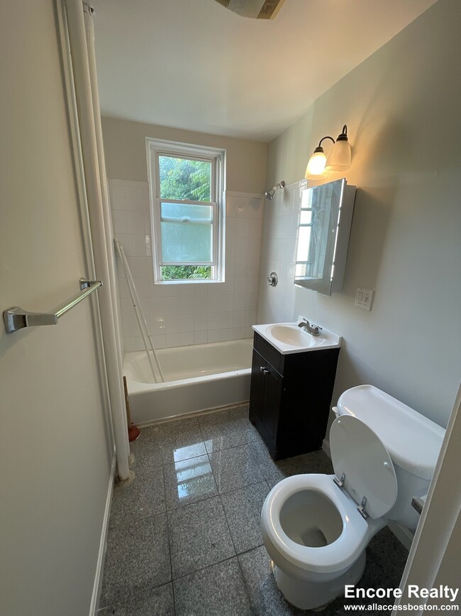 Building Photo - 110 Brainerd Rd