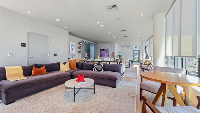 Building Photo - Luxury 1 Bed • 1 Bath at Spire Condominiums