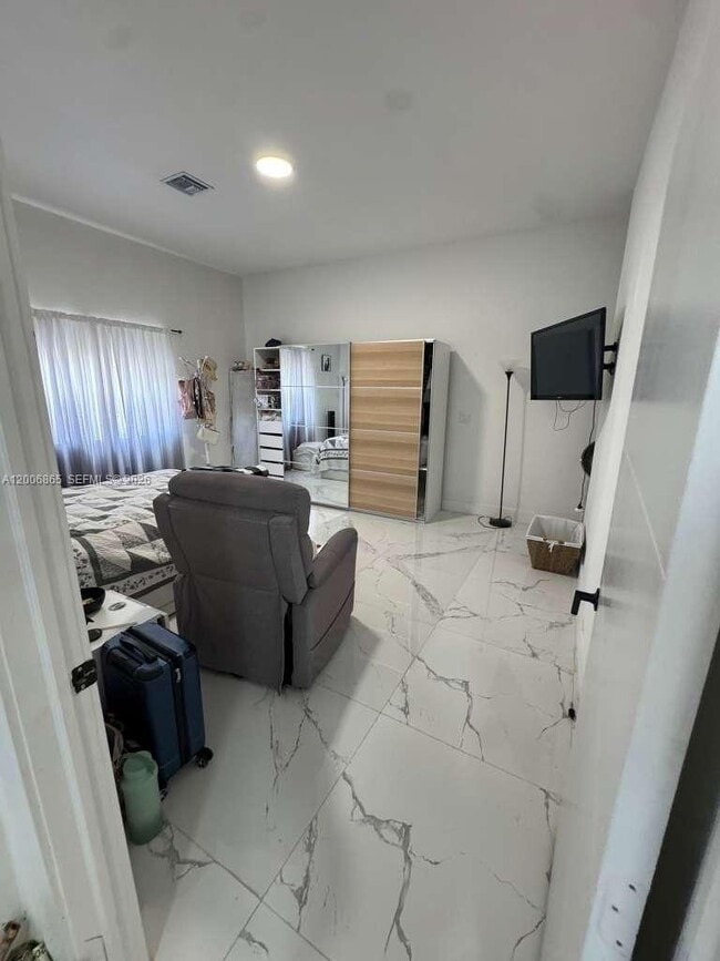 Building Photo - 25 NW 193rd St