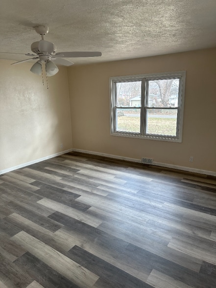 Building Photo - 180 W Washington St