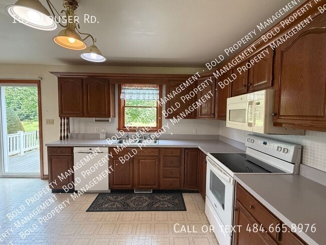 Building Photo - 1695 Louser Rd