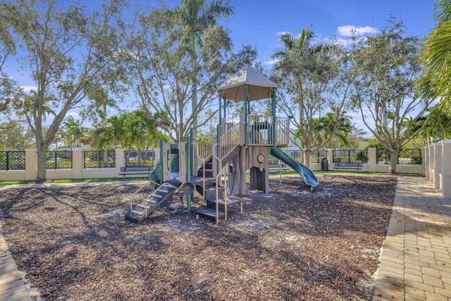 Building Photo - 838 NW 83rd Ln