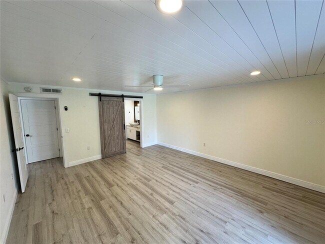 Building Photo - 620 Spring Lakes Blvd