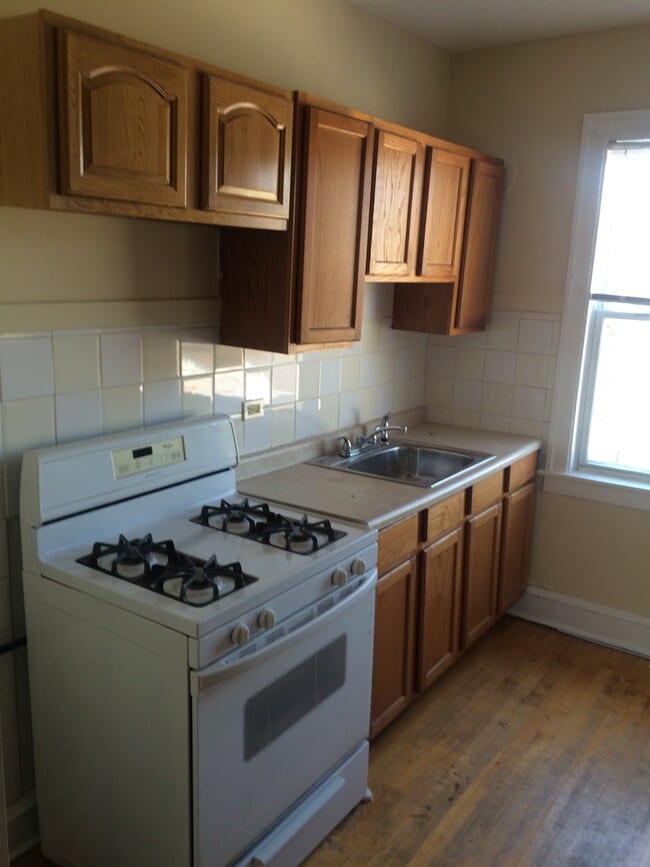 Building Photo - 2542 N Kilbourn Ave