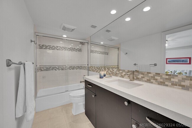 Building Photo - 2871 N Ocean Blvd