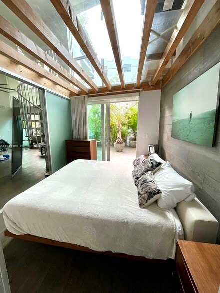 Building Photo - 221 Jefferson Ave