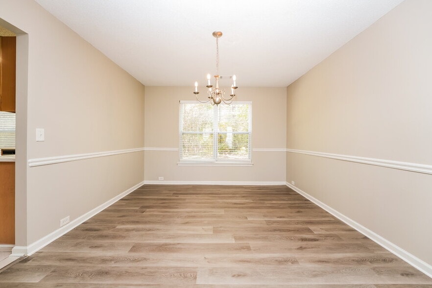 Building Photo - 4097 Rosebud Park Dr