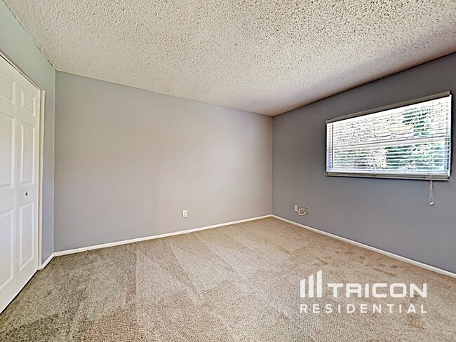 Building Photo - 1631 Spring Lake Dr