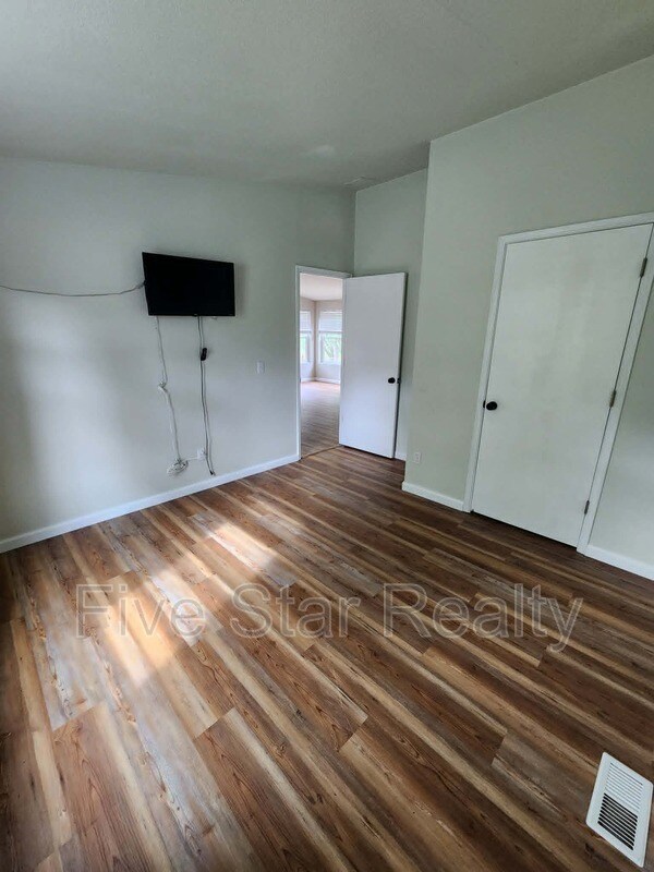 Building Photo - 12051 Kimberly Rd