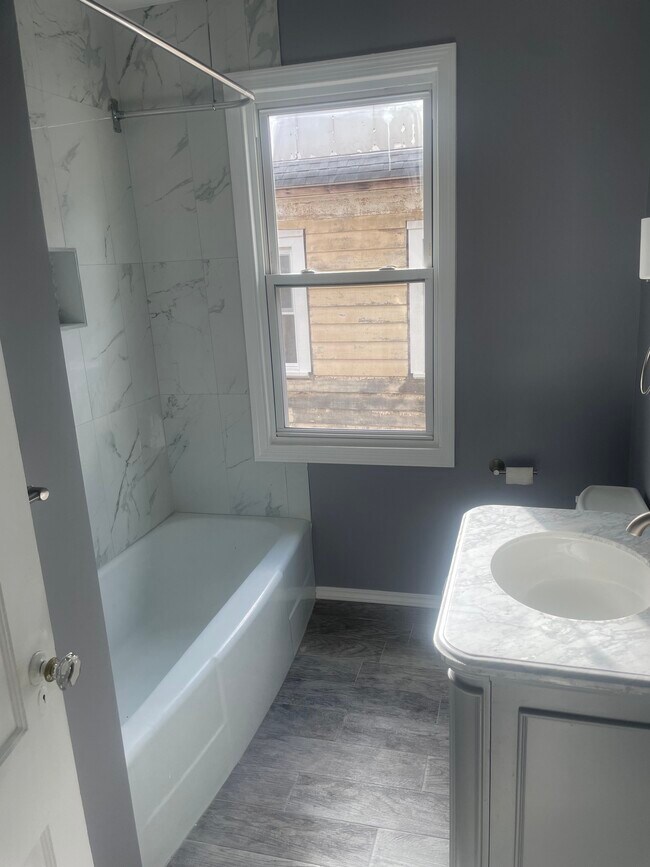 Building Photo - 1528 Dixwell Ave