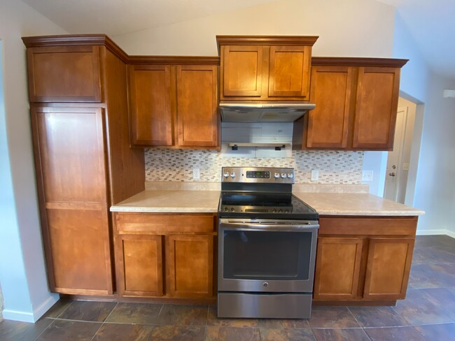 Kitchen - 2901 Red Oak Rd